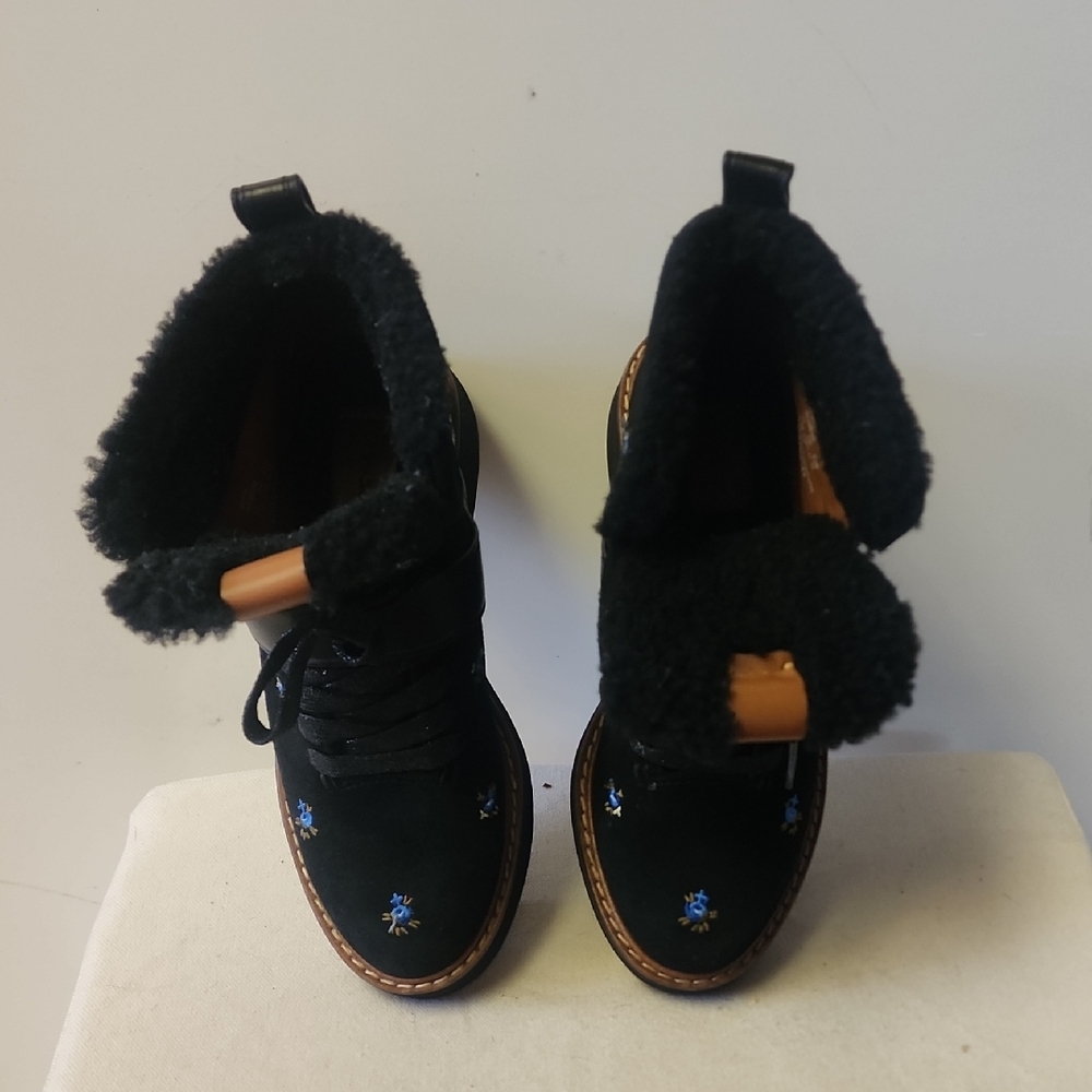 Coach City Hiker Black Floral Embroidered Women's Boots. - Picture 3 of 14